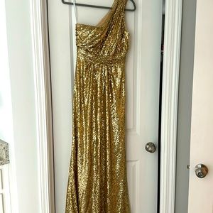 Gold sequin bridesmaid dress. One shoulder. Never altered, size 8. Worn once.